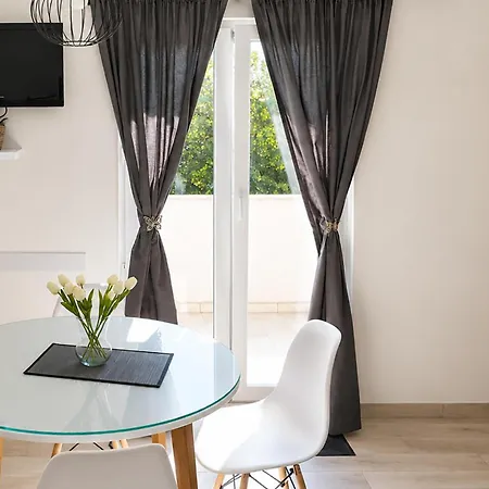 Apartment Gorgeous In Tribanj With Wifi *